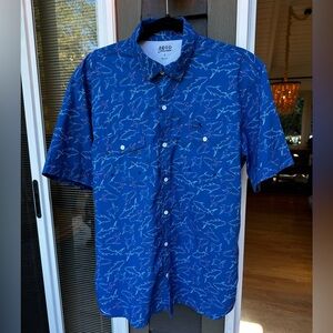 IZOD Saltwater Men's Blue Shark Button Up Casual Shirt Size Large